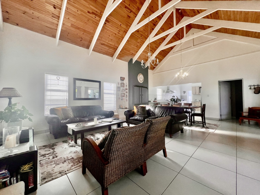 4 Bedroom Property for Sale in The Cove Western Cape